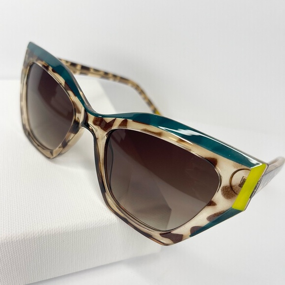 Stylish Leopard Print Sunglasses - Picture 2 of 3